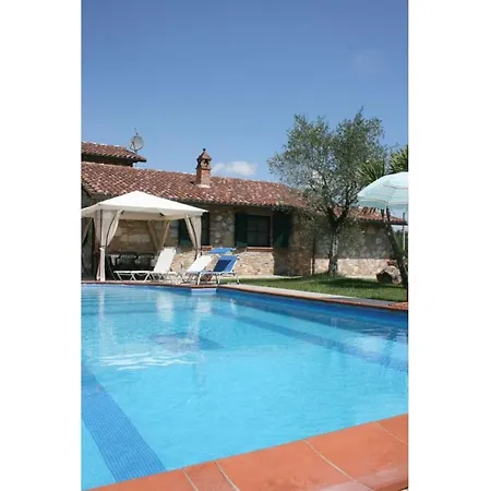 I Bertoni Sleeps 8 Pool Wifi